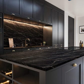 Formica - Sahara Noir - 22mm Square Edge - Essence